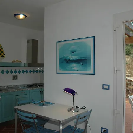 Ξενοδοχείο με διαμερίσματα Cala Dei Peducelli 4*