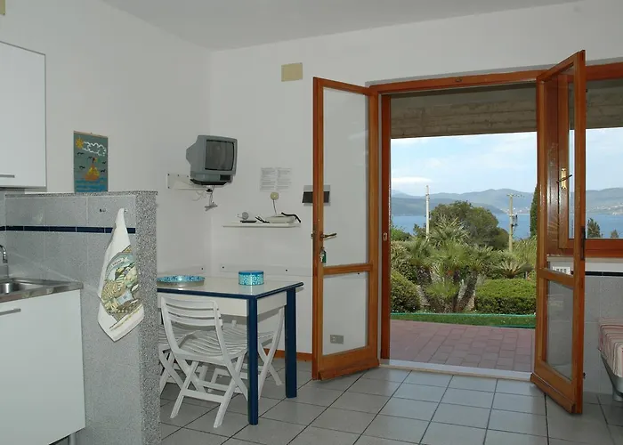 Cala Dei Peducelli アパートホテル カポリーヴェリ