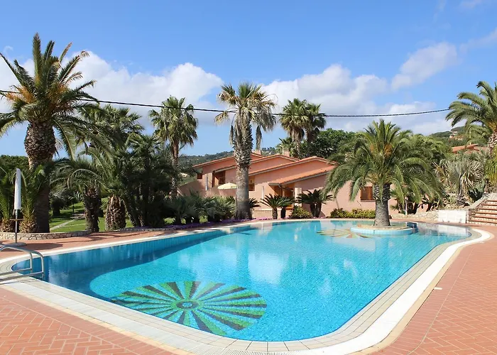 Cala Dei Peducelli アパートホテル 4*