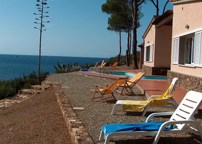 アパートホテル Cala Dei Peducelli 4*