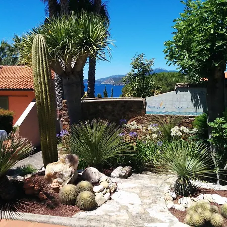 Cala Dei Peducelli Apartahotel